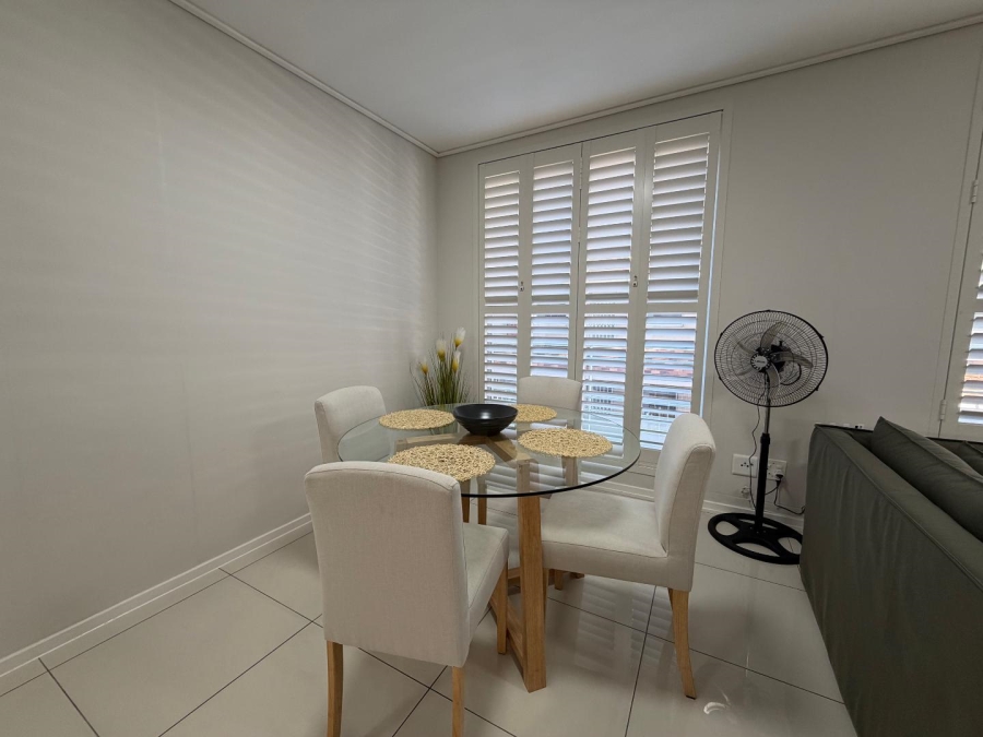 To Let 1 Bedroom Property for Rent in Green Point Western Cape